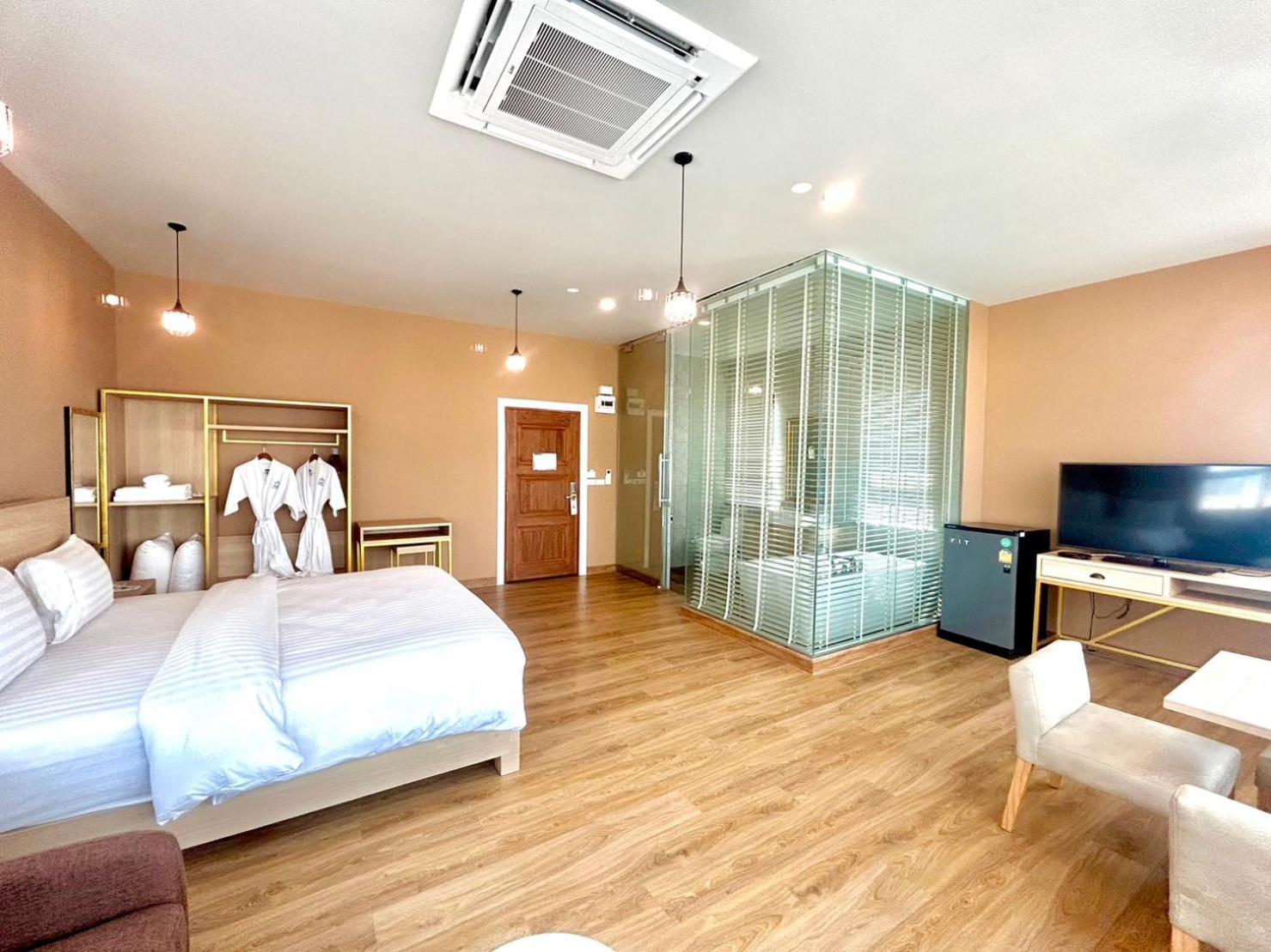 Siri Oriental Bangkok Hotel Екстериор снимка