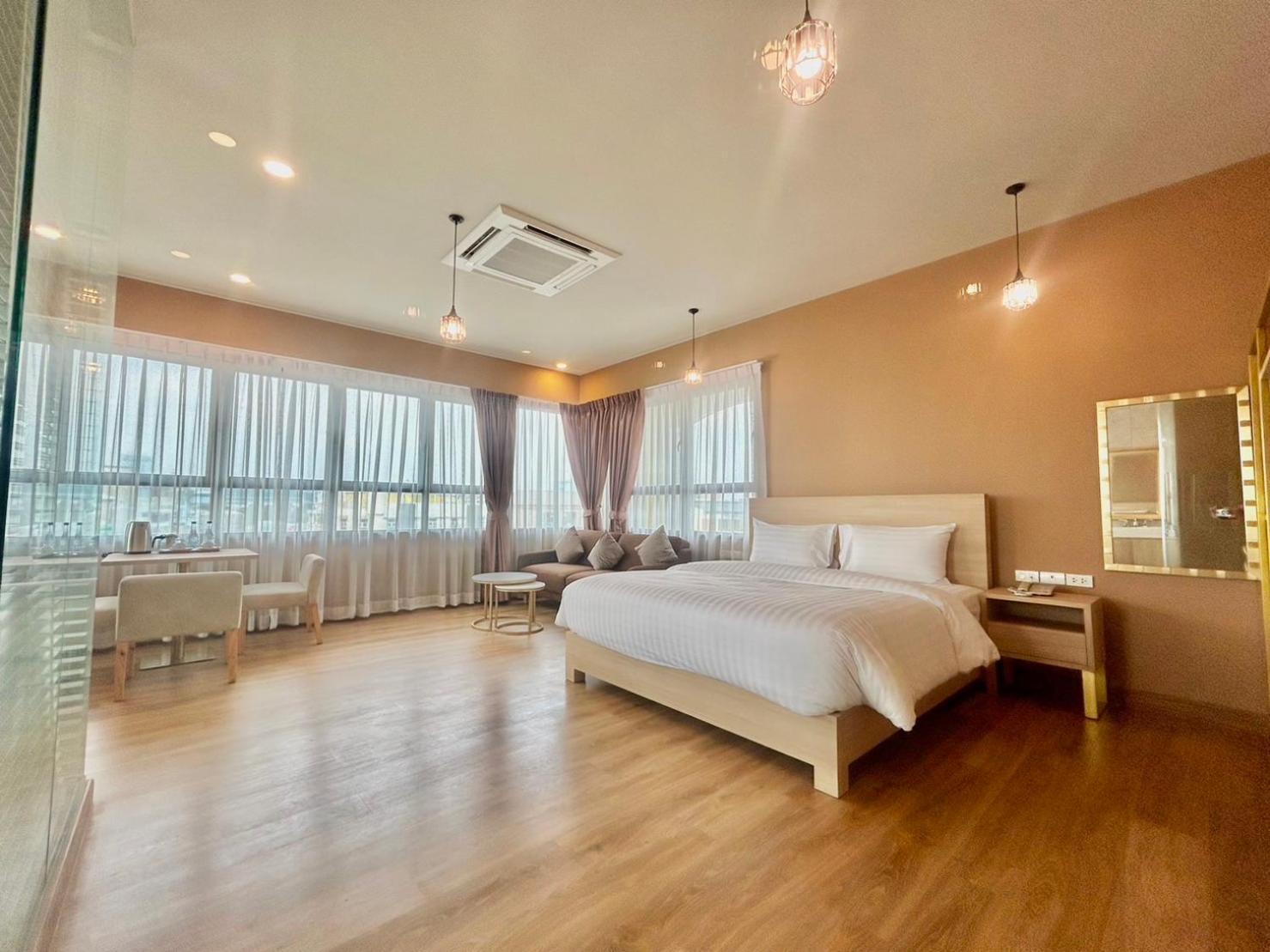 Siri Oriental Bangkok Hotel Екстериор снимка