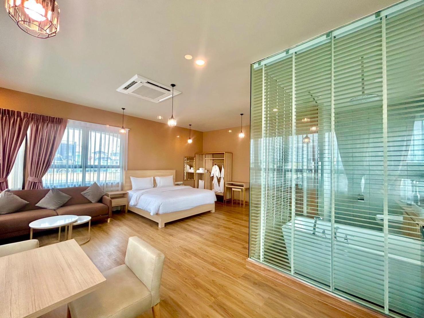 Siri Oriental Bangkok Hotel Екстериор снимка