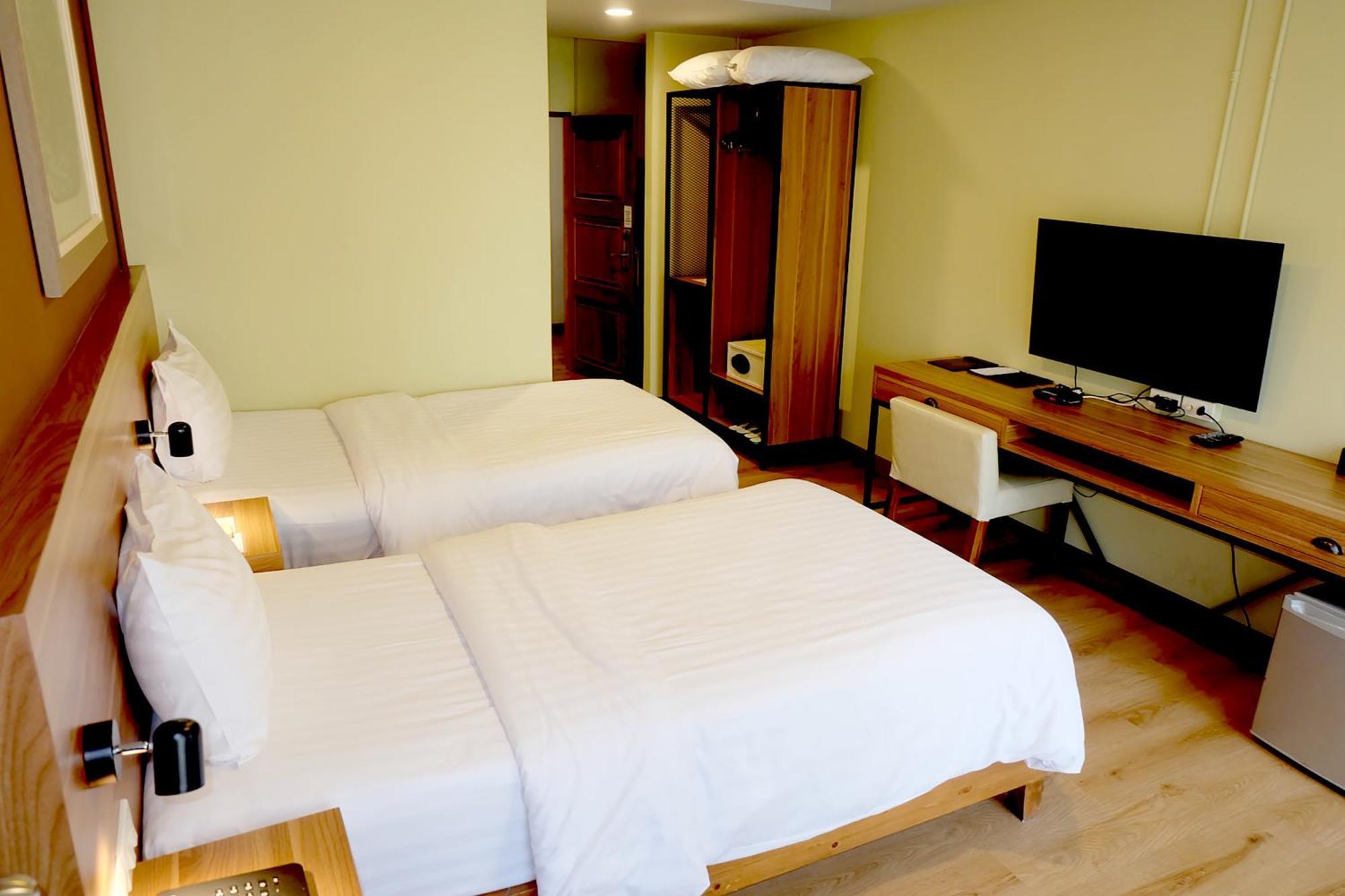 Siri Oriental Bangkok Hotel Стая снимка