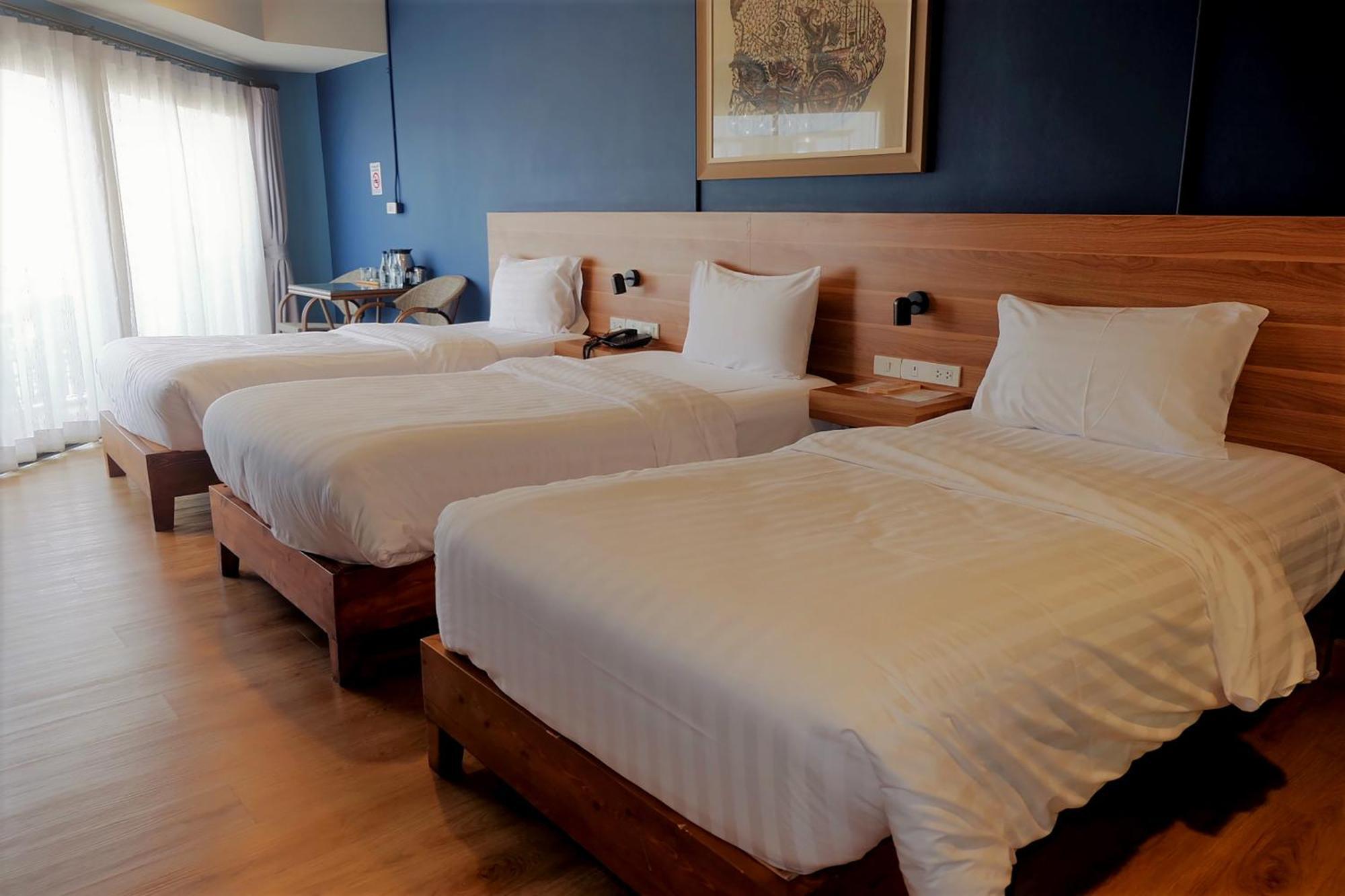 Siri Oriental Bangkok Hotel Стая снимка
