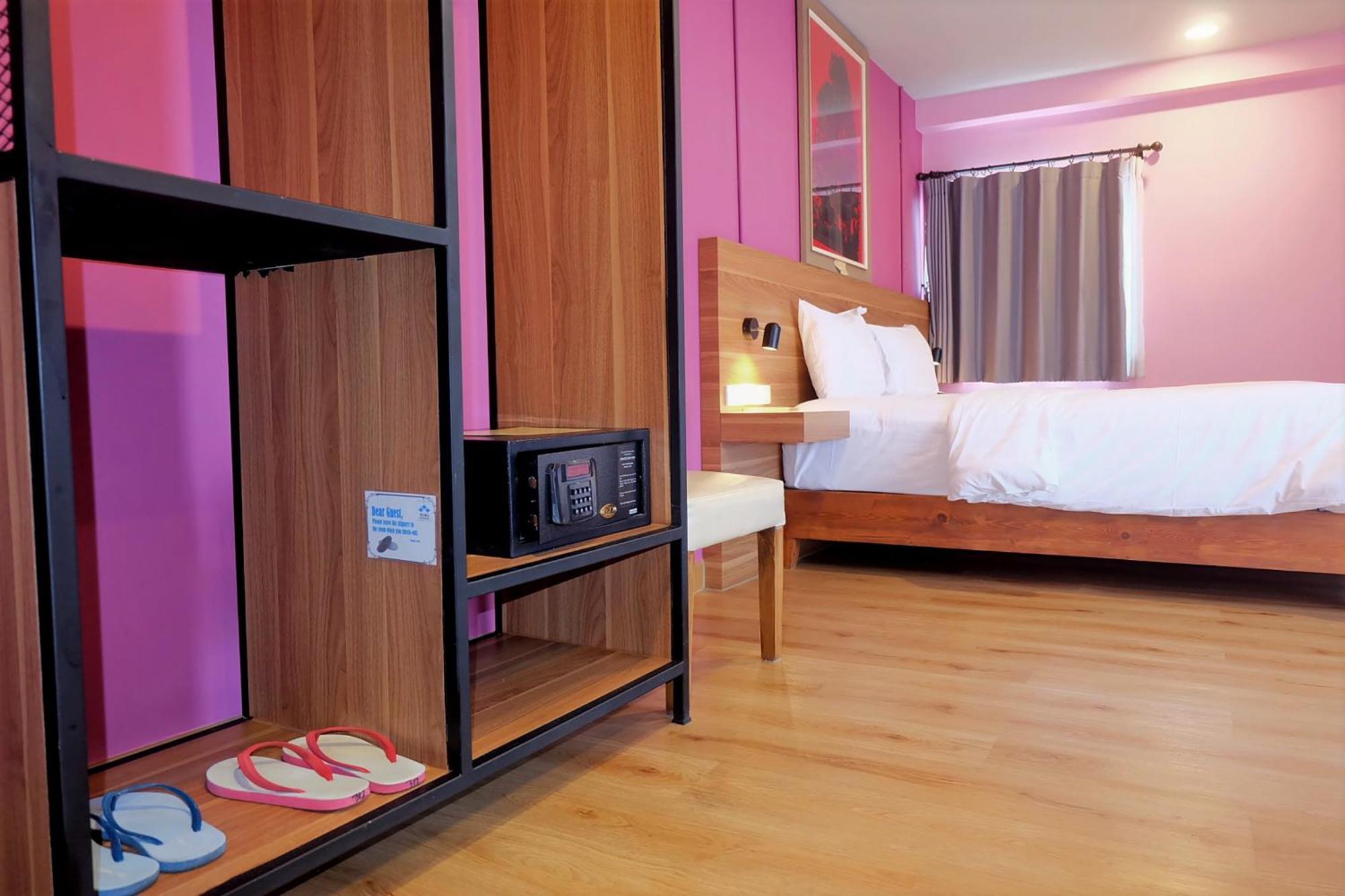 Siri Oriental Bangkok Hotel Стая снимка