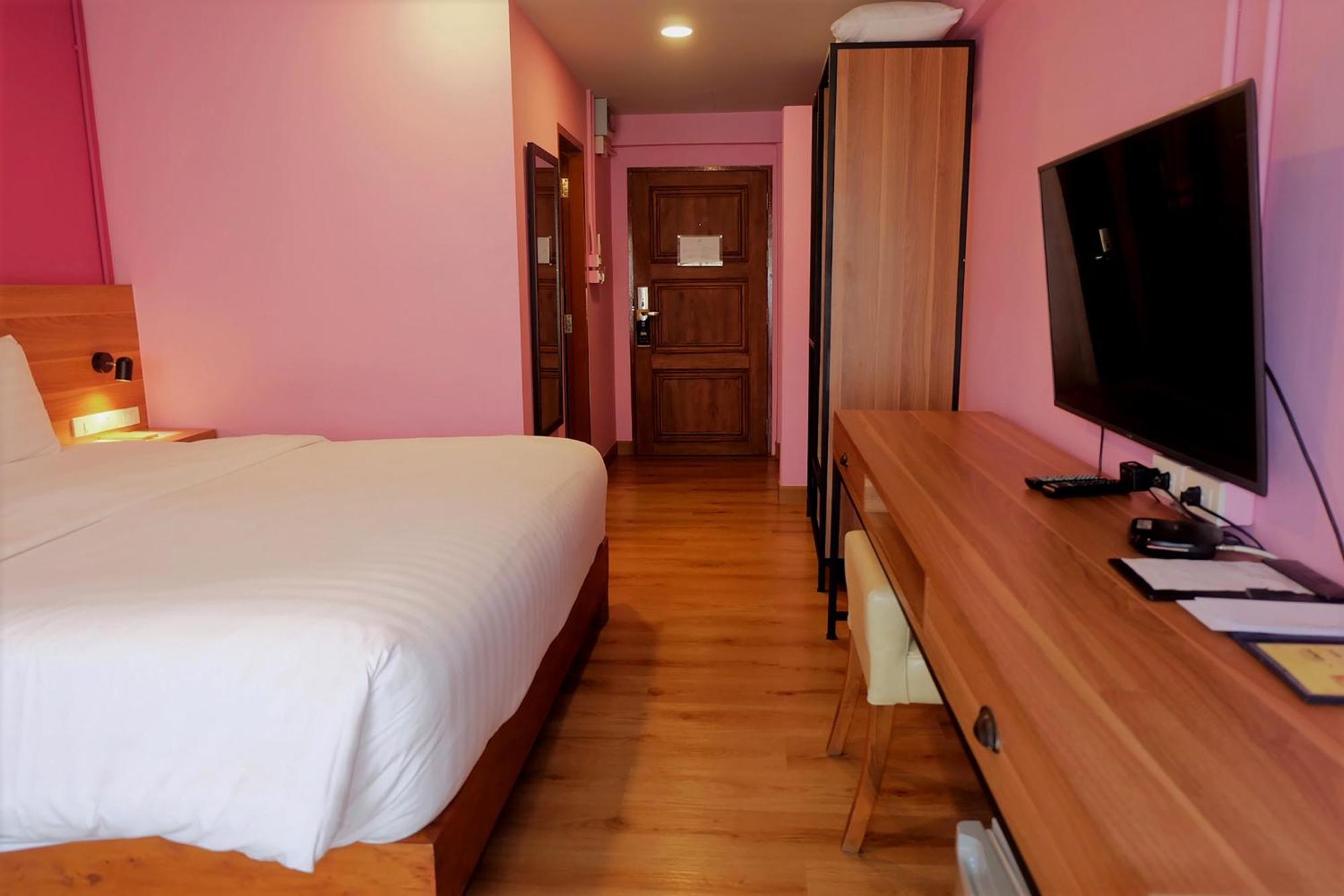 Siri Oriental Bangkok Hotel Стая снимка
