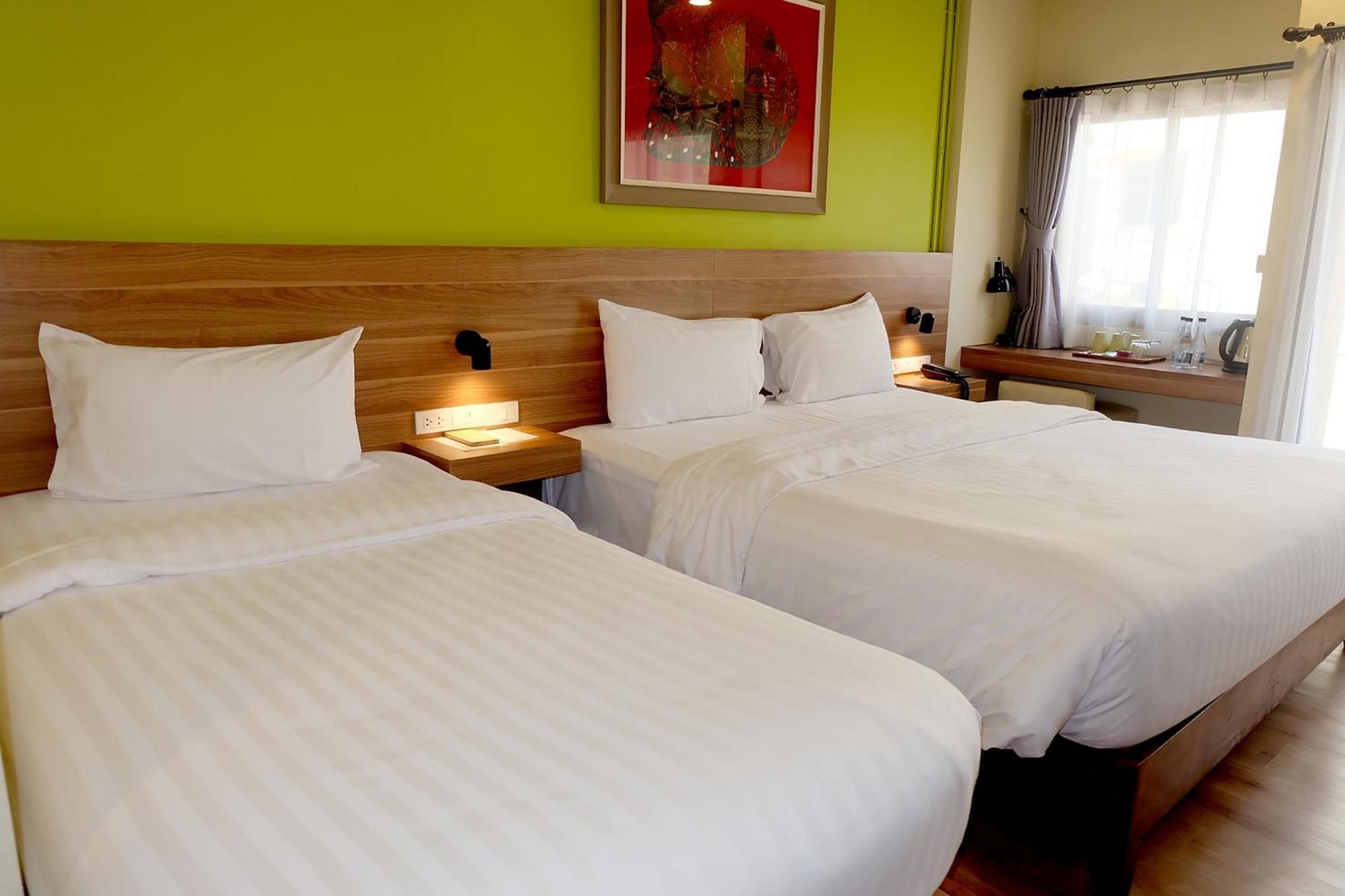 Siri Oriental Bangkok Hotel Стая снимка