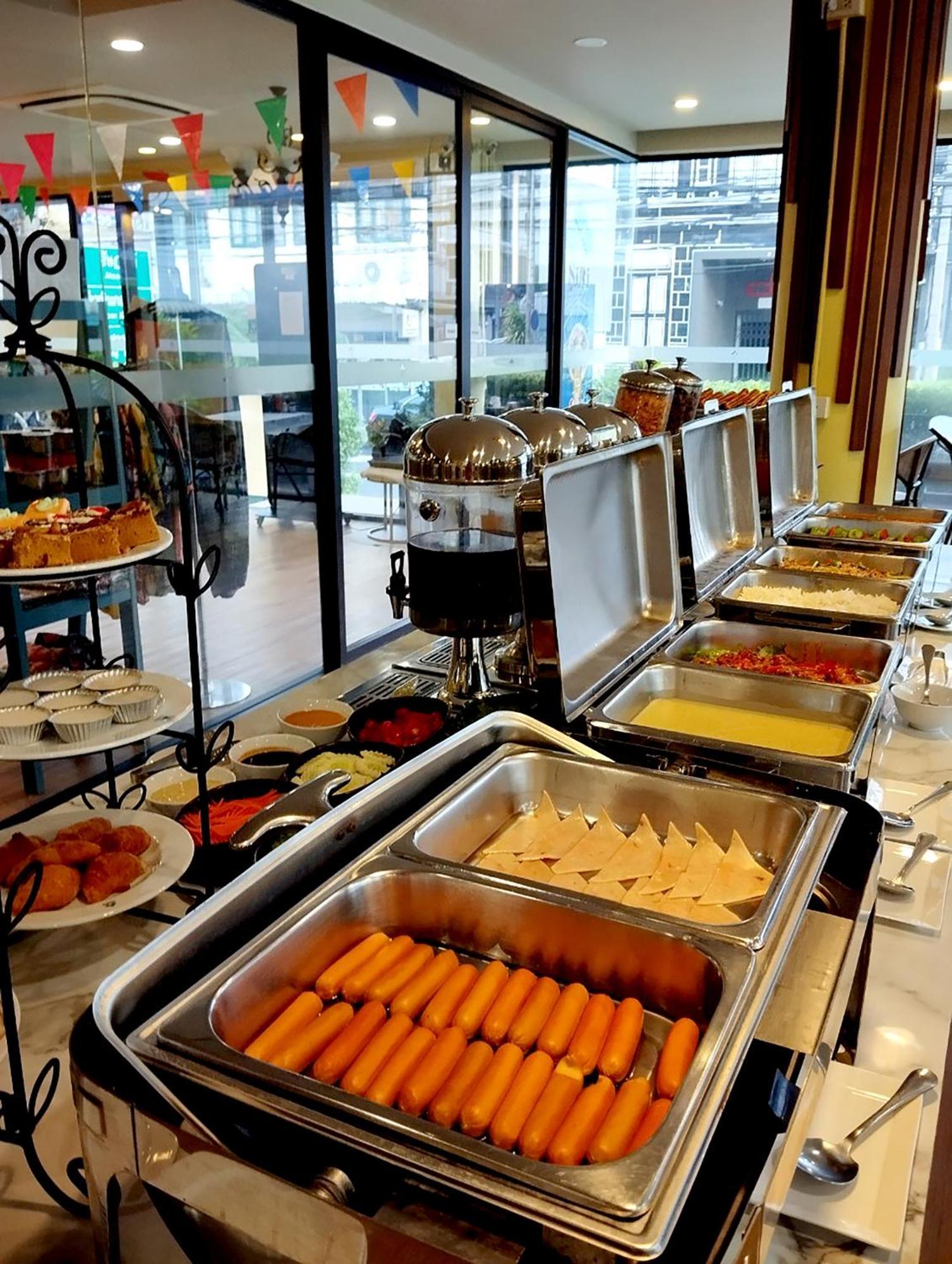 Siri Oriental Bangkok Hotel Екстериор снимка