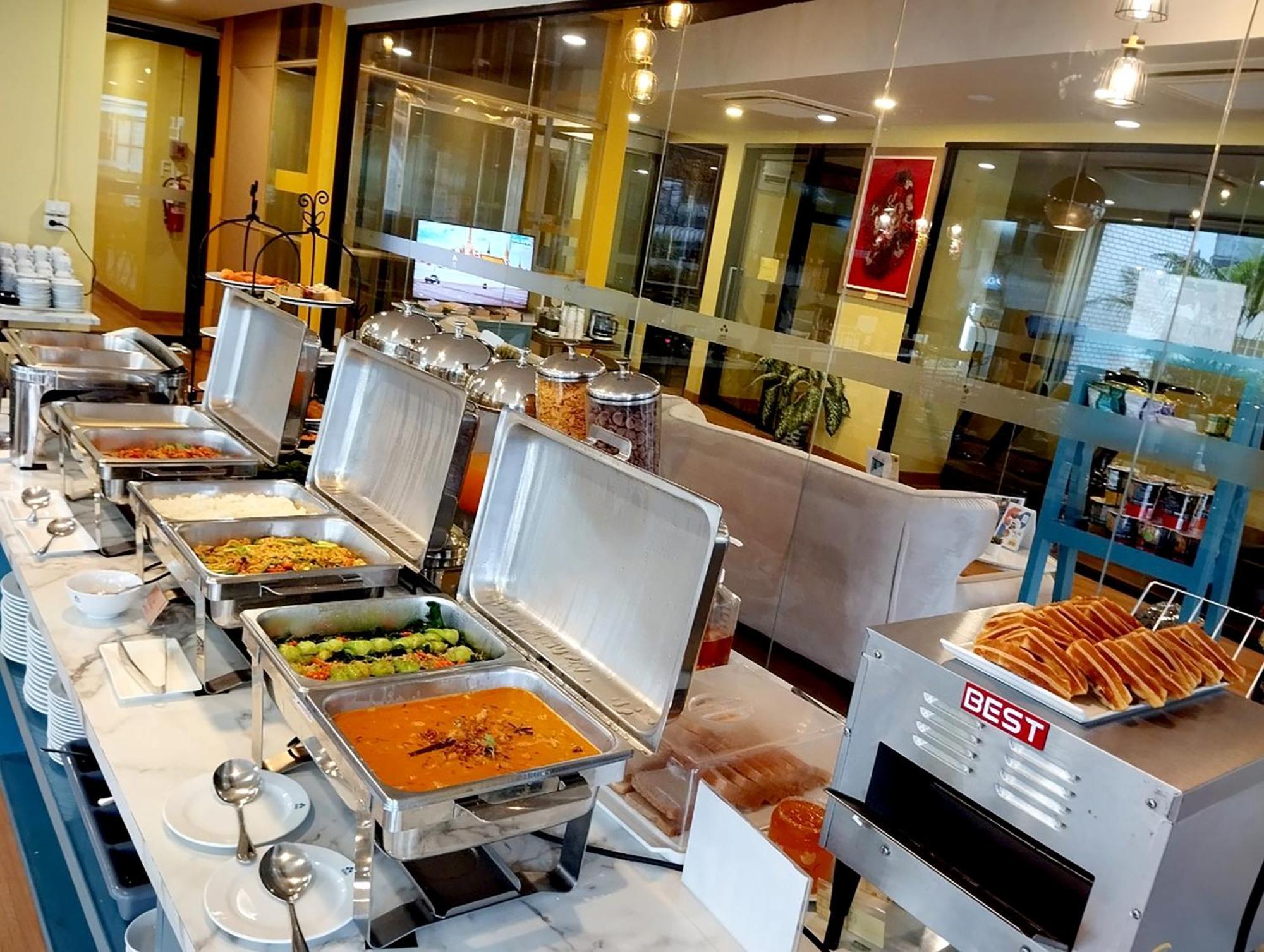 Siri Oriental Bangkok Hotel Екстериор снимка