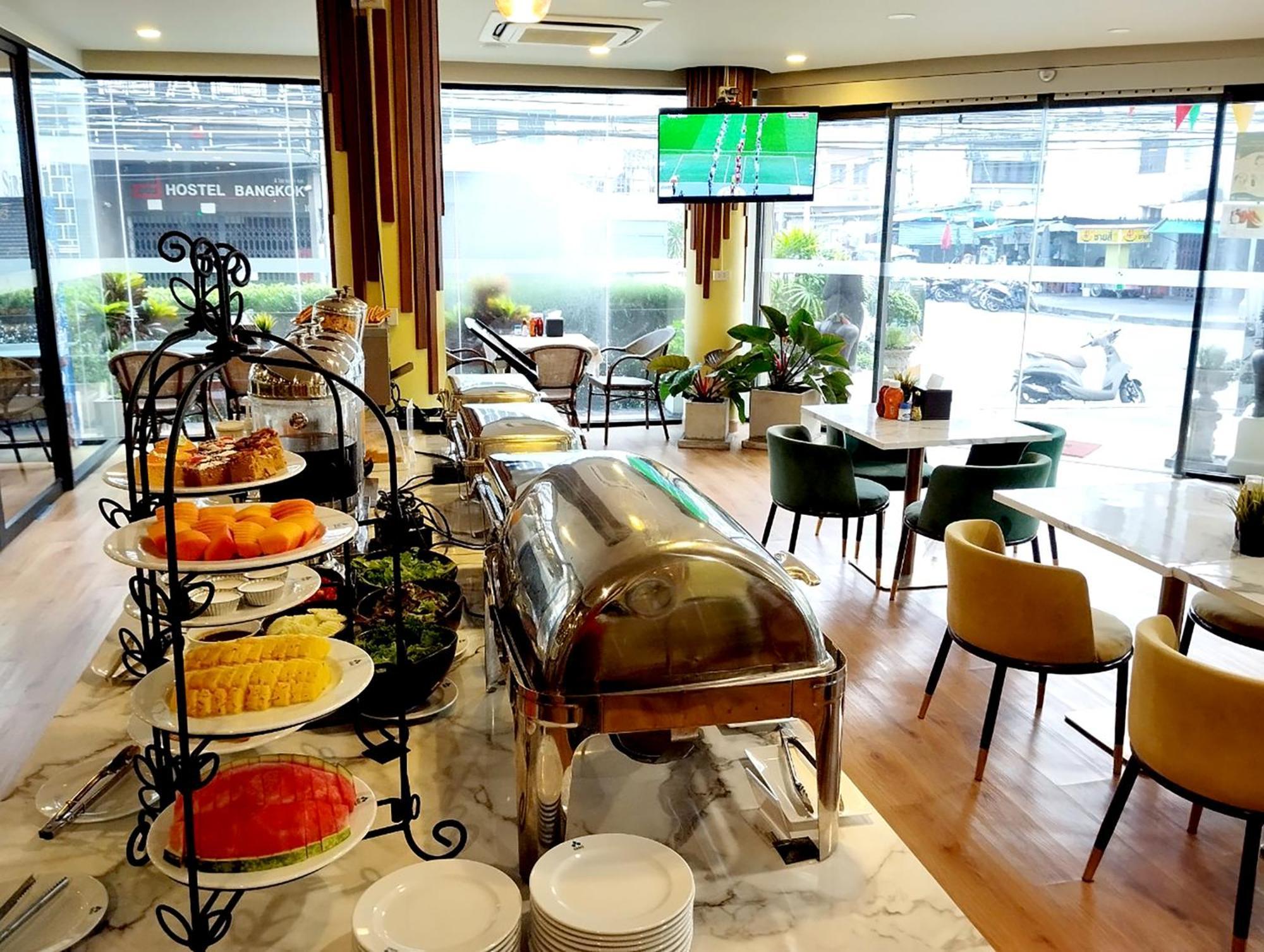 Siri Oriental Bangkok Hotel Екстериор снимка